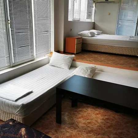 Jelezchevi Guest Otel 2*
