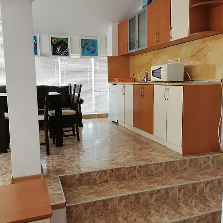 Jelezchevi Guest Hotel 2*