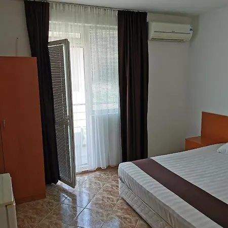 Jelezchevi Guest Otel 2*