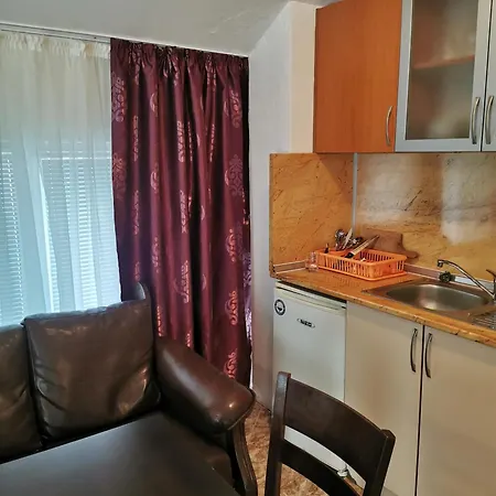 Otel Jelezchevi Guest Primorsko